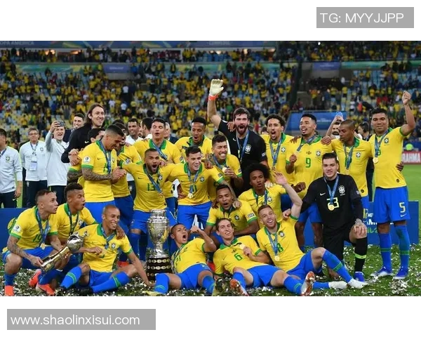 九人足球阵容：盘点顶尖球星如何打造独特战术体系